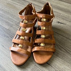 Sofft Leather Wedge sandals Size 7